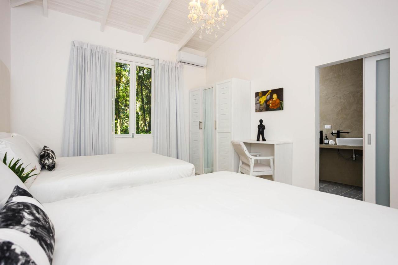 Gigi Brown Villa Frida Beachfront Puerto Viejo de Talamanca エクステリア 写真